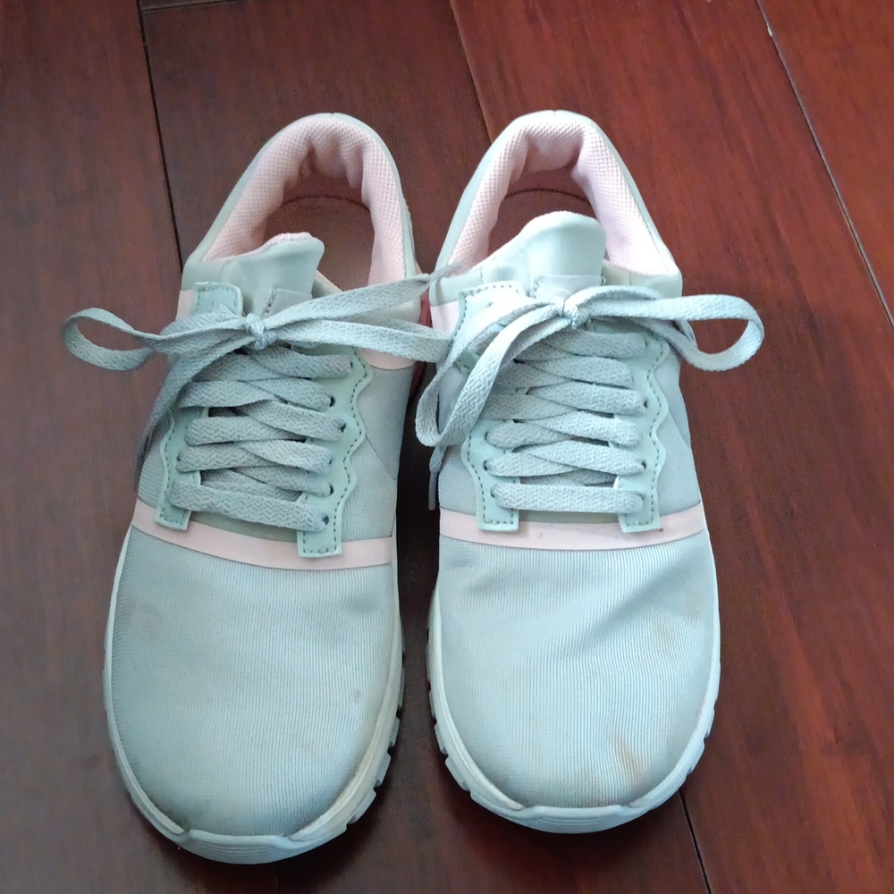 Infinity Light Gray and Pink Lace-Up Sneakers 7.5